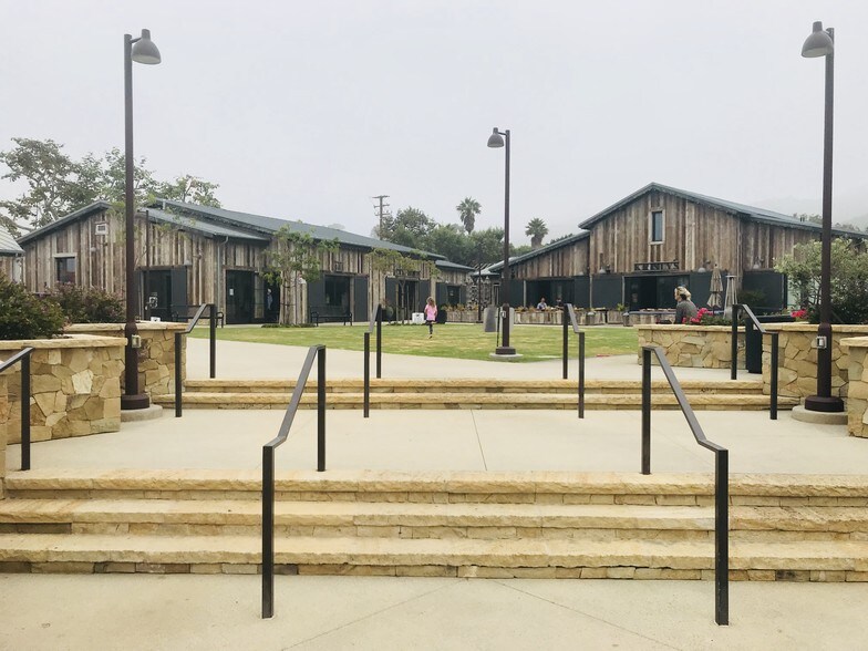 Primary Photo Of 30745 Pacific Coast Hwy, Malibu Unknown For Lease