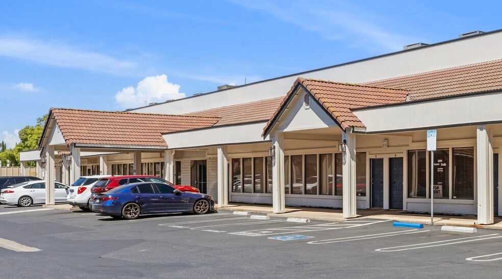 More Photos Of 2125 Wylie Dr, Modesto Office For Sale