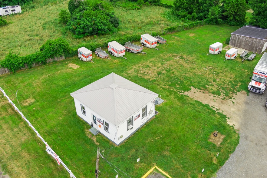 More Photos Of 2516-2518 N Dupont Pky, Middletown Freestanding For Sale