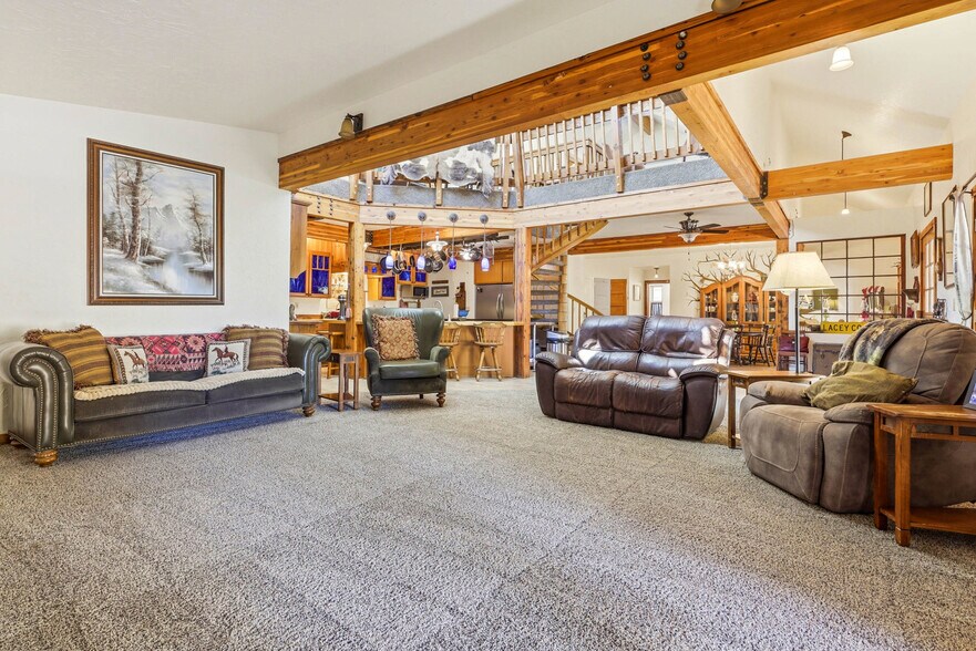 More Photos Of 315 Monument Dr, Burbank Freestanding For Sale