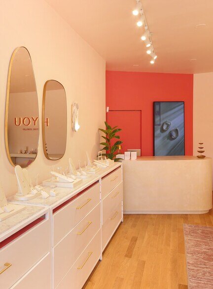 More Photos Of 3530 N Southport Ave, Chicago Storefront Retail Residential For Sale