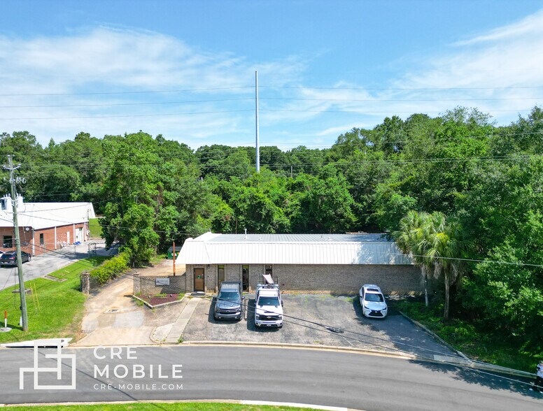 Primary Photo Of 5462 Able Ct, Mobile Light Distribution For Lease