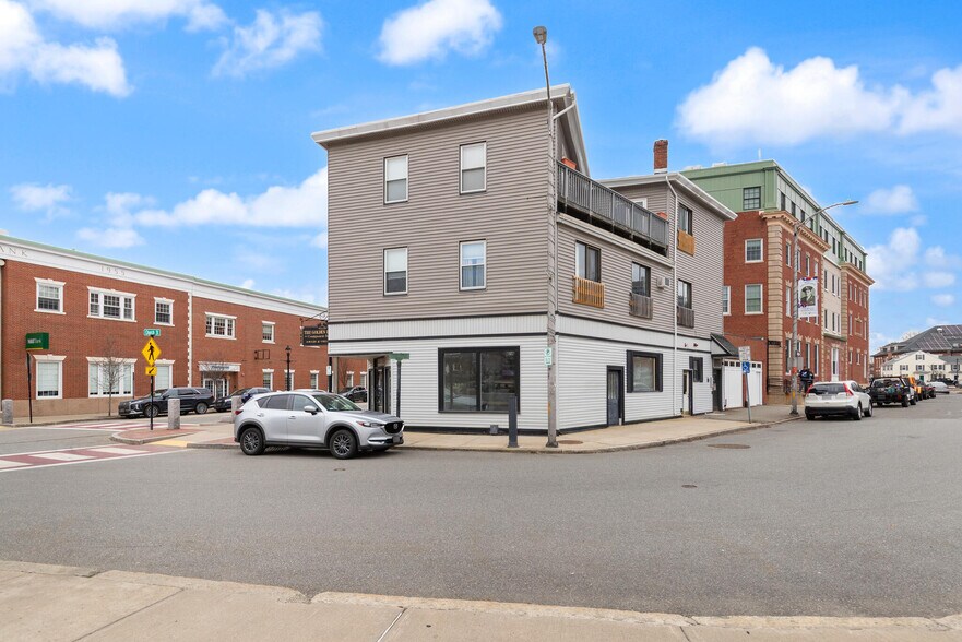 More Photos Of 231 Cabot St, Beverly Storefront Retail Residential For Lease