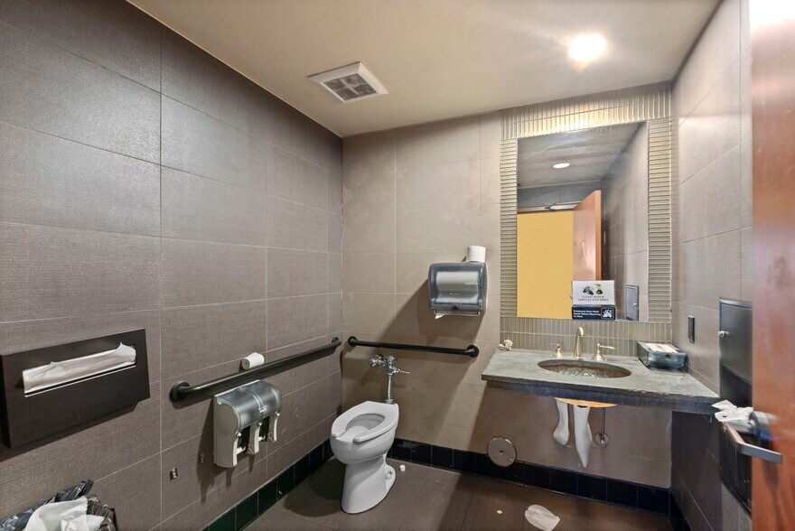 More Photos Of 30105-30135 Agoura Rd, Agoura Hills Unknown For Lease