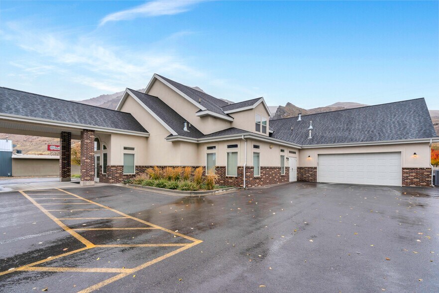 More Photos Of 737 N Main St, Springville Funeral Home For Sale