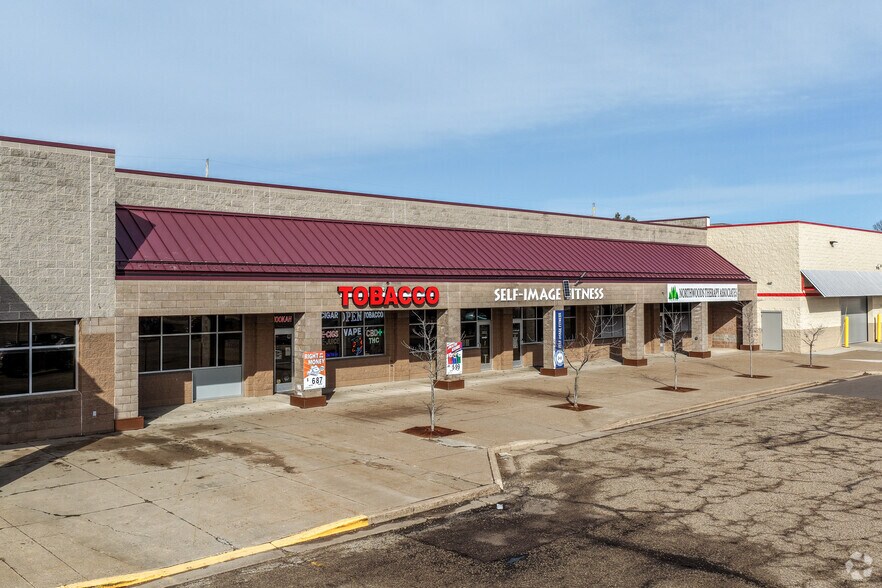 More Photos Of 400 W 9th St N, Ladysmith General Retail For Sale