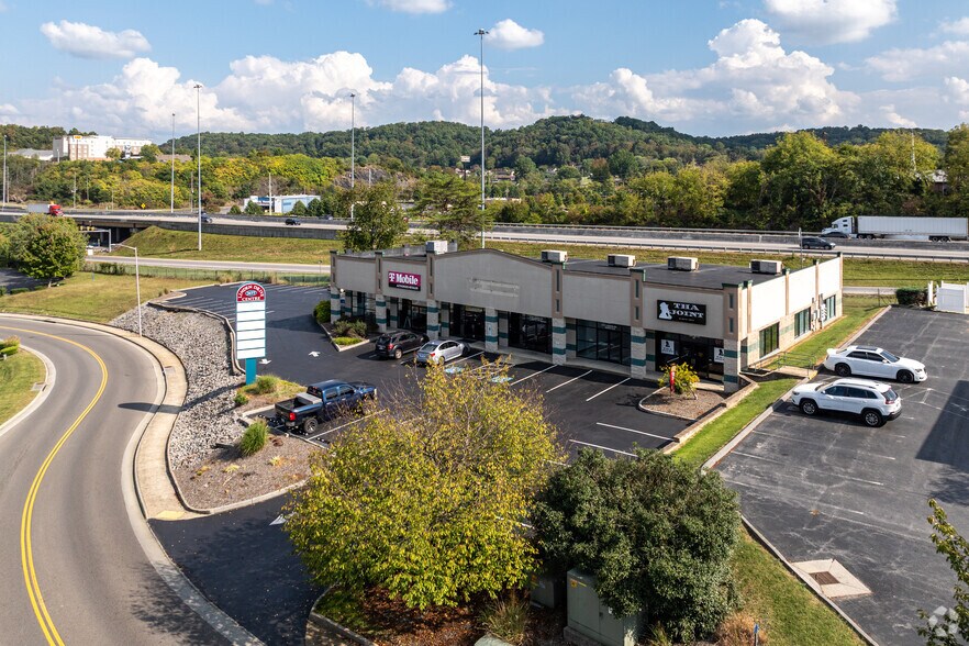 More Photos Of 3177 Linden Dr, Bristol Storefront For Lease