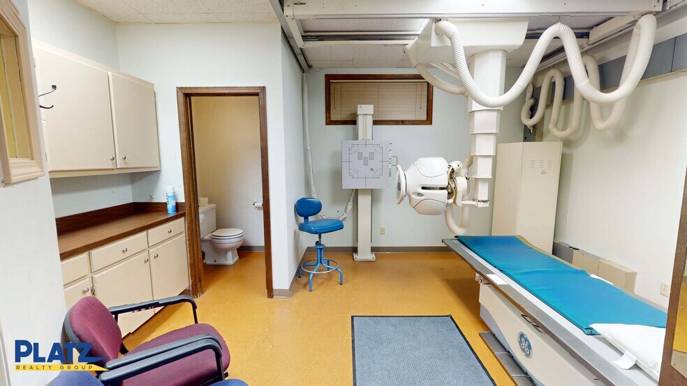 More Photos Of 1616 Covington St, Youngstown Medical For Sale