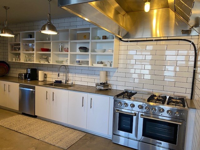 More Photos Of 100 E San Antonio St, Marfa Storefront Retail Office For Sale