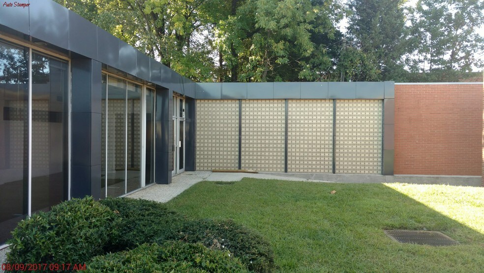 More Photos Of 1710 E Bessemer Ave, Greensboro Office For Lease