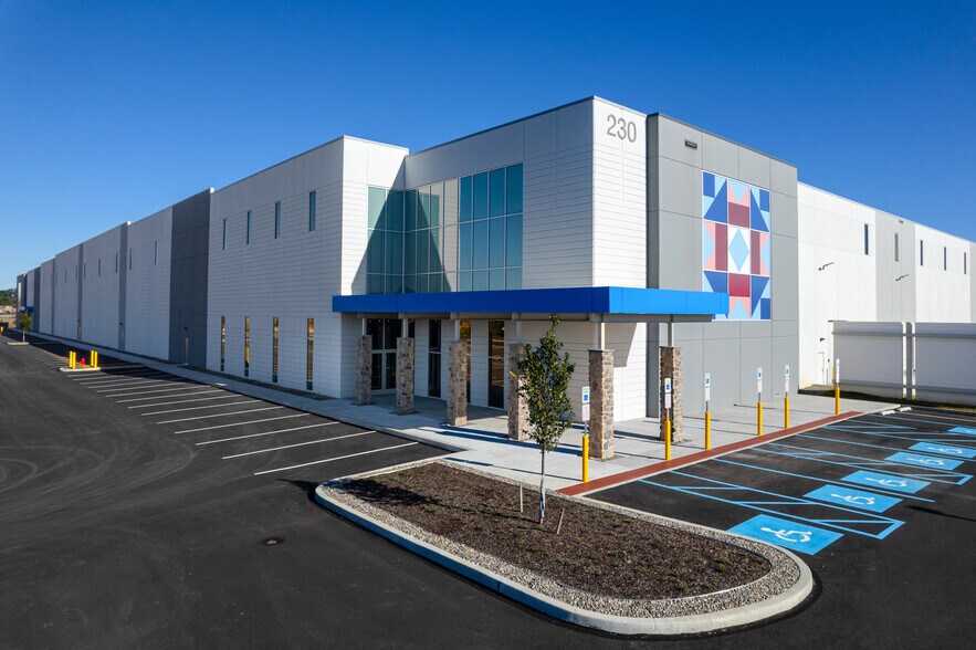 More Photos Of 1130 N Pottstown Pike, Exton Distribution For Lease