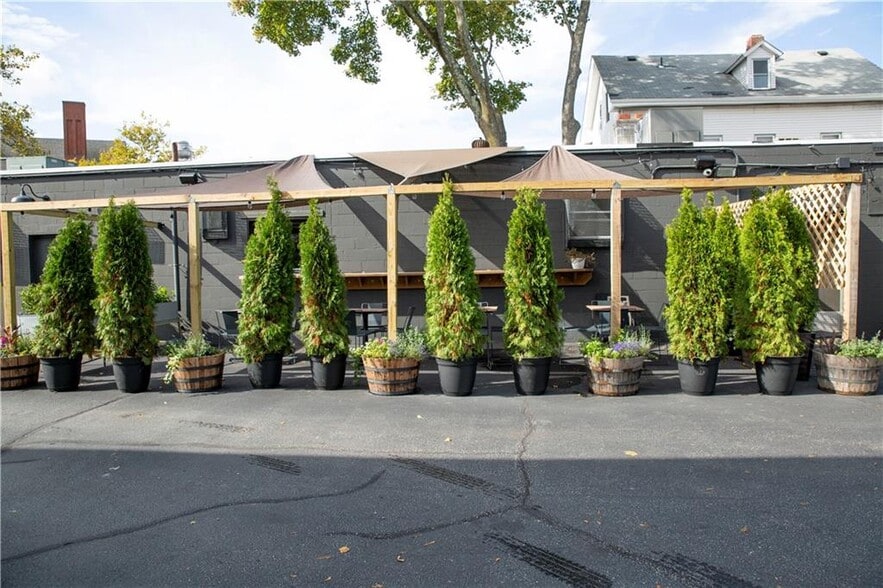 More Photos Of 371-373 Smith St, Providence Storefront For Sale