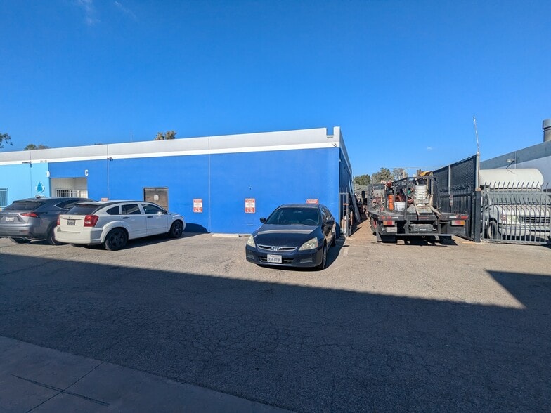 More Photos Of 16101 Construction Cir W, Irvine Warehouse For Lease