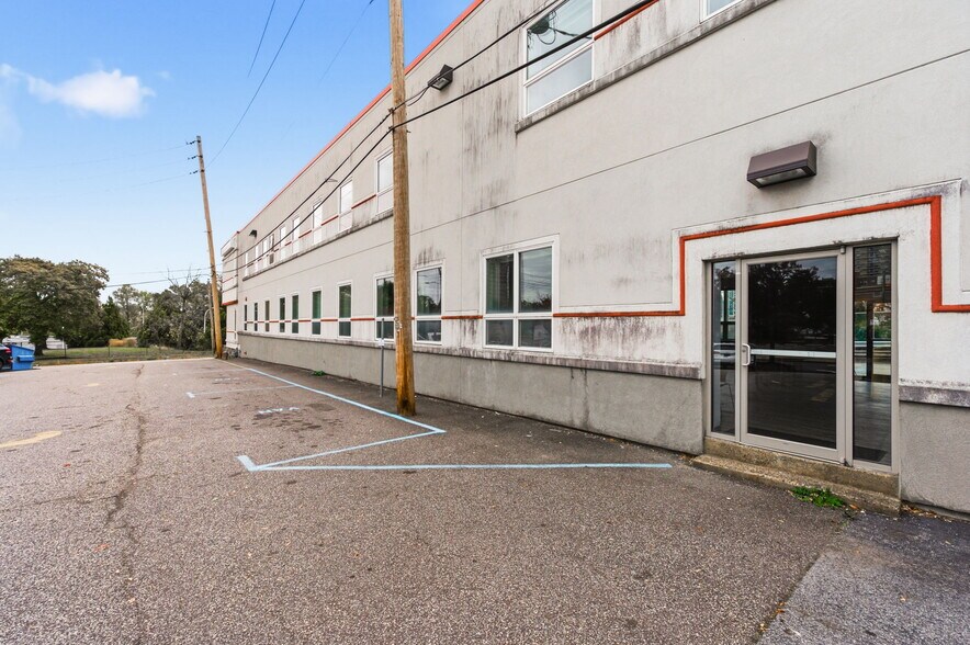 More Photos Of 910 Gilpin Ave, Wilmington Medical For Sale