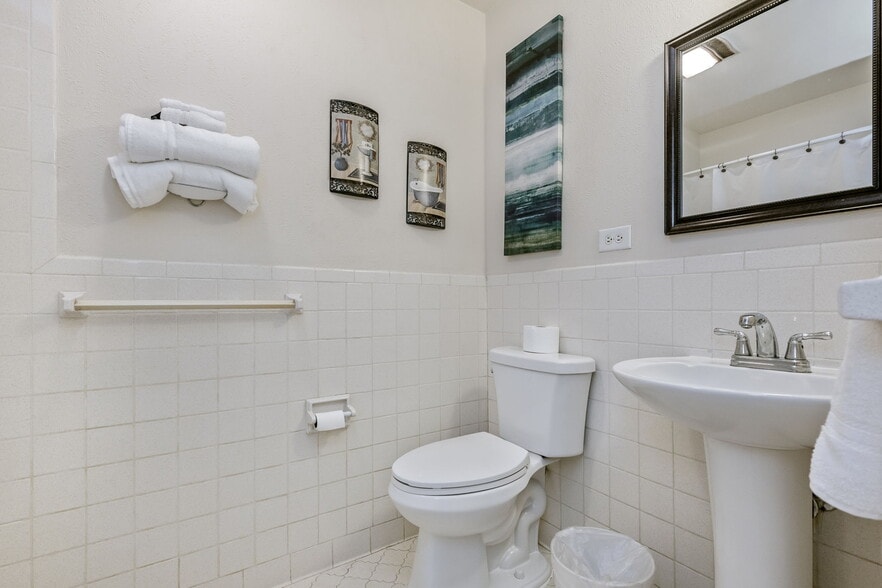 More Photos Of Falcon Motel, Stinnett Hotel For Sale