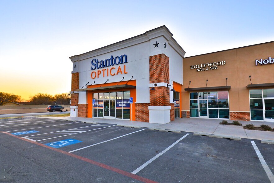 More Photos Of 3550 S Clack St, Abilene Storefront For Lease