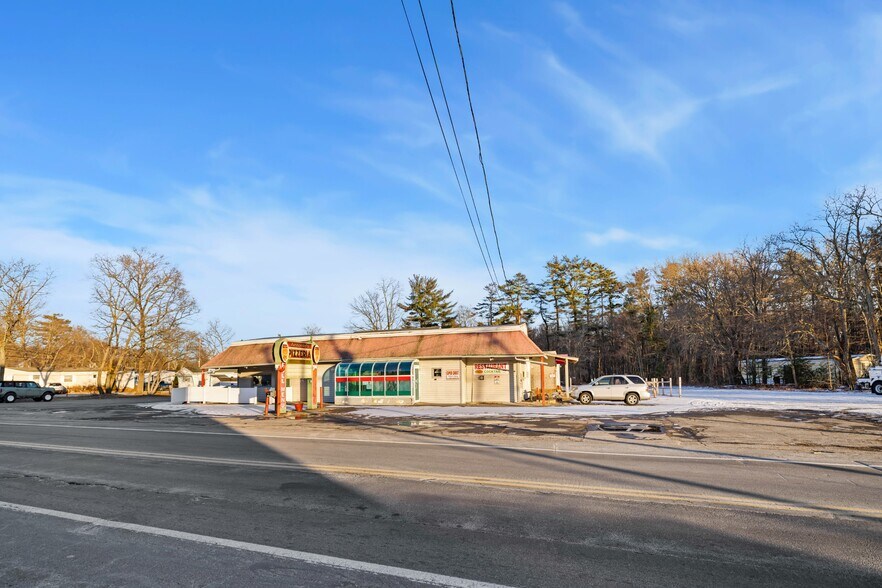 More Photos Of 188 Lafayette Rd, Salisbury Restaurant For Sale