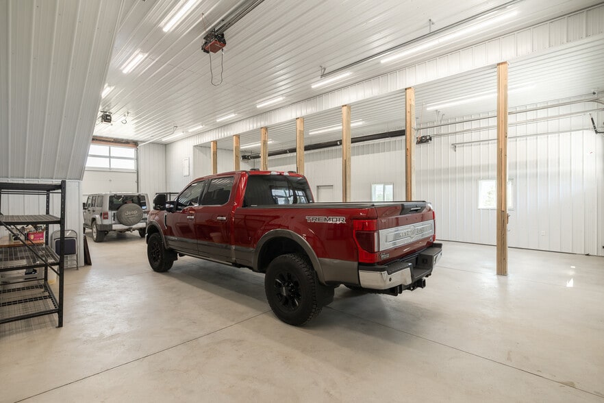 More Photos Of 450 County 424 rd, Grand Lake Flex For Sale