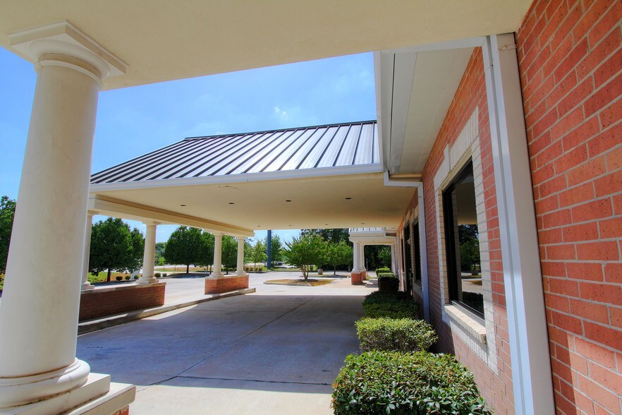 More Photos Of 2010 S Loop 336 W, Conroe Medical For Sale