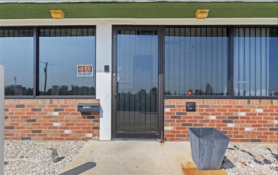 More Photos Of 1909 N Service Rd E, Saint Clair Freestanding For Sale