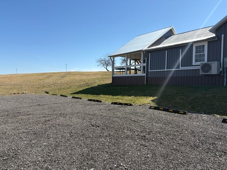 More Photos Of Wilderness Hwy, Mount Nebo General Retail For Sale