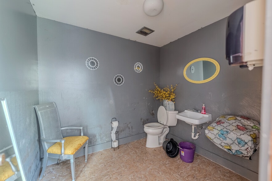 More Photos Of 112 S 13th St, Jeannette Religious Facility For Sale