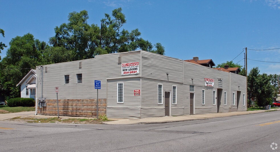 More Photos Of 8201-8207 Vine St, Cincinnati Storefront For Sale