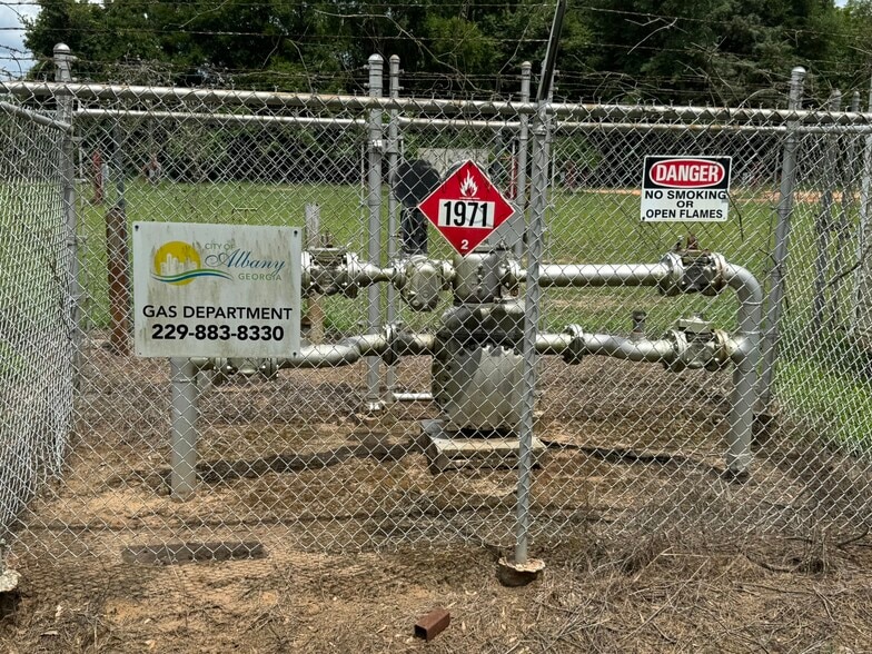 More Photos Of 1312 W Oakridge Dr, Albany Warehouse For Sale