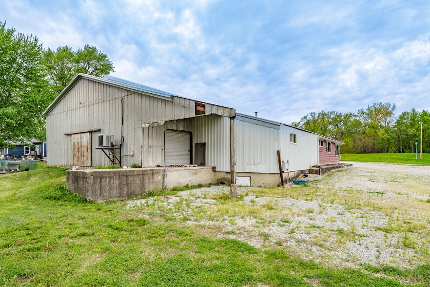 More Photos Of 10199 S Wayne Rd, Warren Showroom For Sale