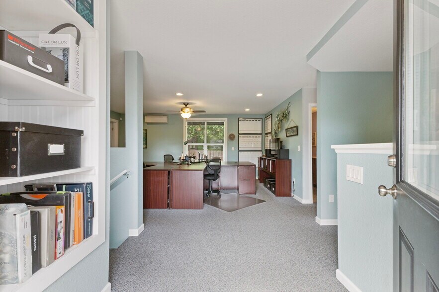 More Photos Of 17512 66th Ave Ct E, Puyallup Office For Sale