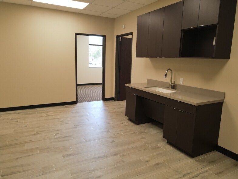 More Photos Of 22218 McCleskey, New Caney Manufacturing For Lease