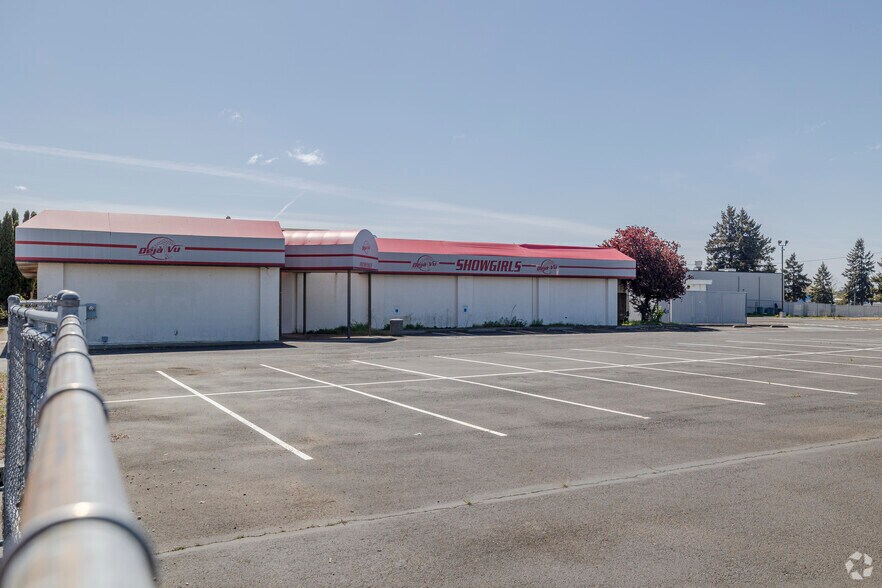 More Photos Of 8920 S Tacoma Way, Lakewood Freestanding For Lease