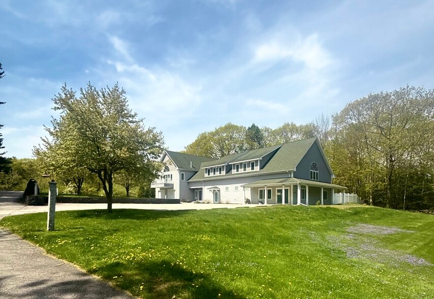 More Photos Of 1376 US Route 1, Cape Neddick Freestanding For Lease