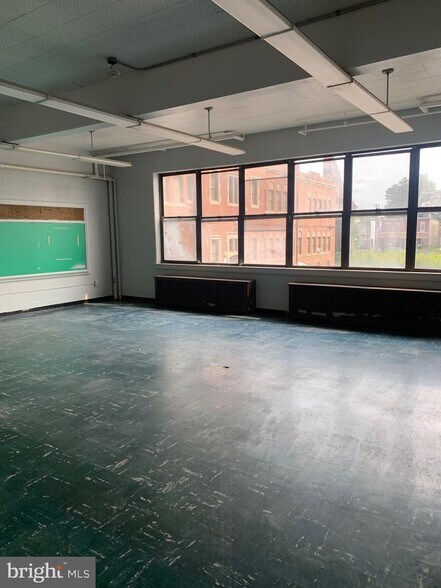More Photos Of 6649 Tulip St, Philadelphia Schools For Lease