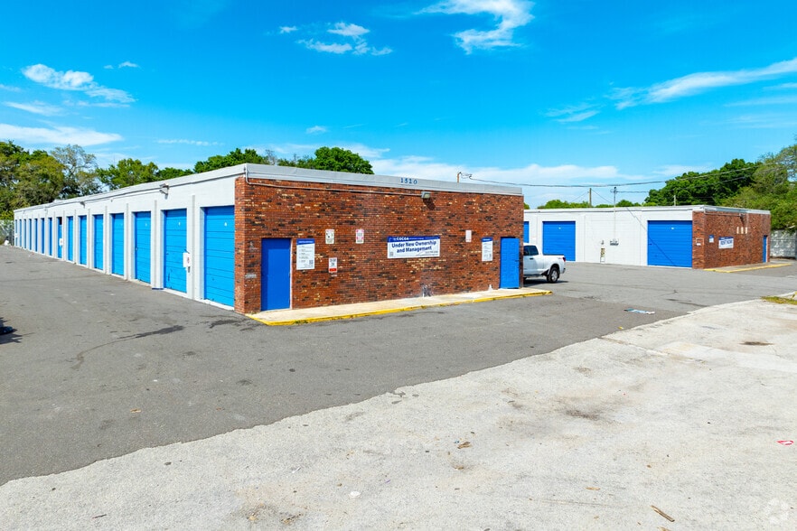 More Photos Of 1520 Peachtree St, Cocoa Self Storage For Sale