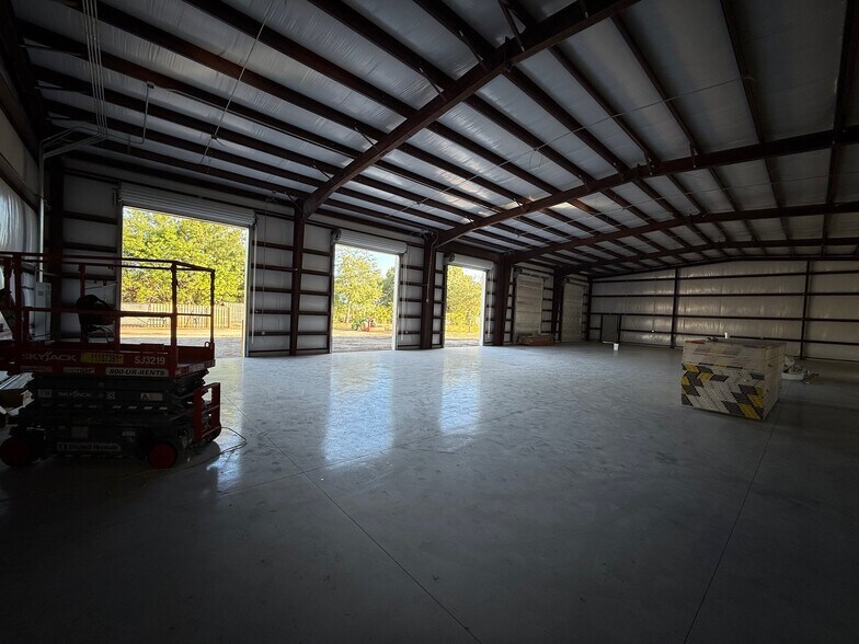 More Photos Of 6940 Sonny Dale Dr, West Melbourne Warehouse For Lease