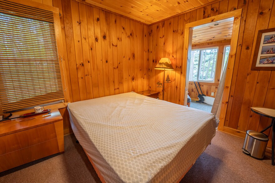 More Photos Of 224 N Shore Rd, Hadley Hotel For Sale