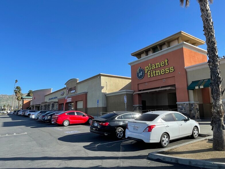 More Photos Of 3849-4033 SW Chicago Ave, Riverside Unknown For Lease