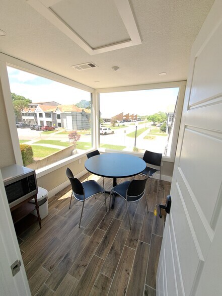 More Photos Of 4400 Bayou Blvd, Pensacola Medical For Lease