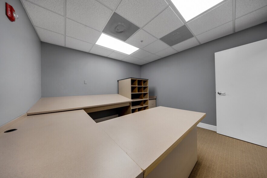 More Photos Of 11379-11399 NW 122nd St, Medley Warehouse For Sale