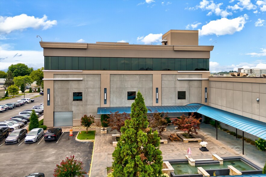 More Photos Of 9600 Parkside, Knoxville Distribution For Lease