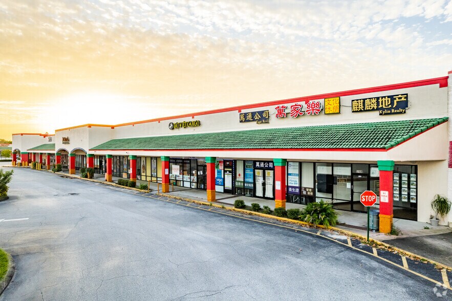 More Photos Of 5132-5250 W Colonial Dr, Orlando Unknown For Lease