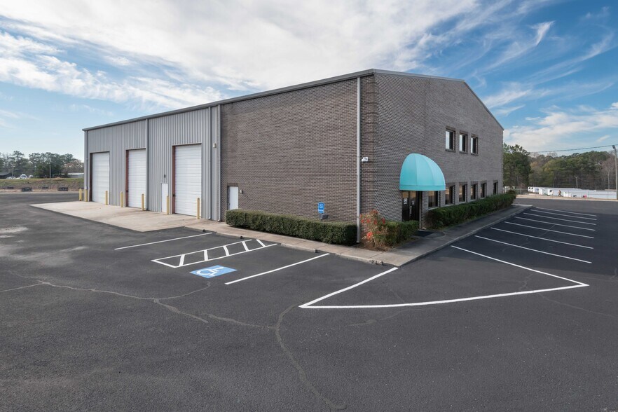 More Photos Of 3141 Ellenwood Industrial Dr, Ellenwood Truck Terminal For Lease