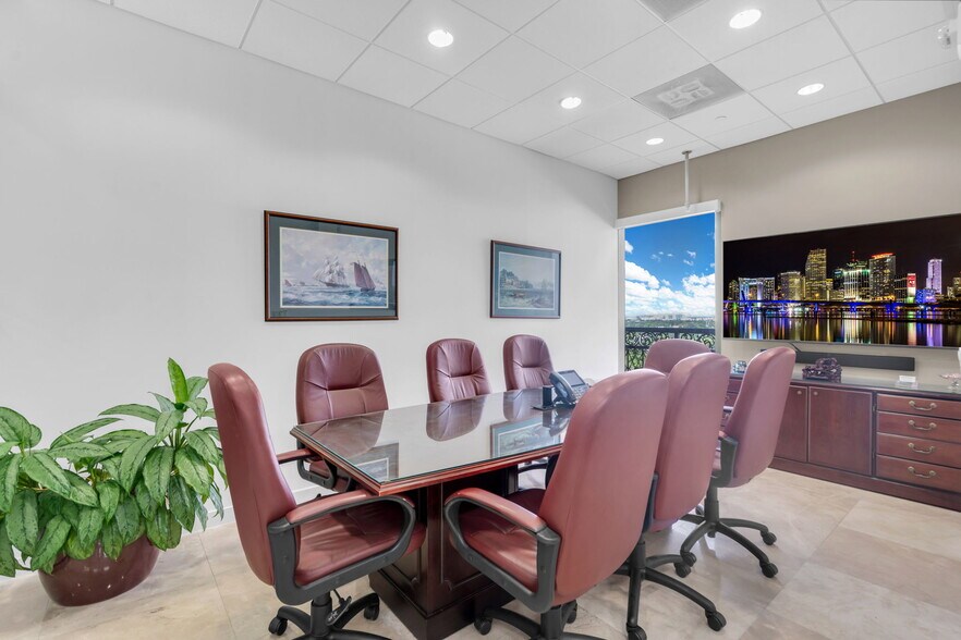 More Photos Of 2020 Ponce De Leon Blvd, Coral Gables Office For Sale