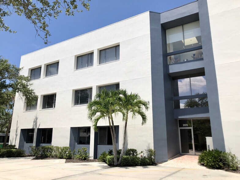 More Photos Of 205 N Orange Ave, Sarasota Office For Lease