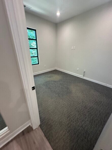 More Photos Of 6110 McFarland Station Dr, Alpharetta Medical For Lease