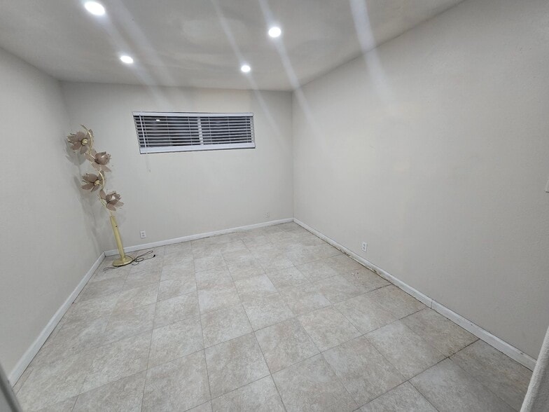 More Photos Of 5100 Pebble Beach Blvd, Las Vegas Apartments For Sale