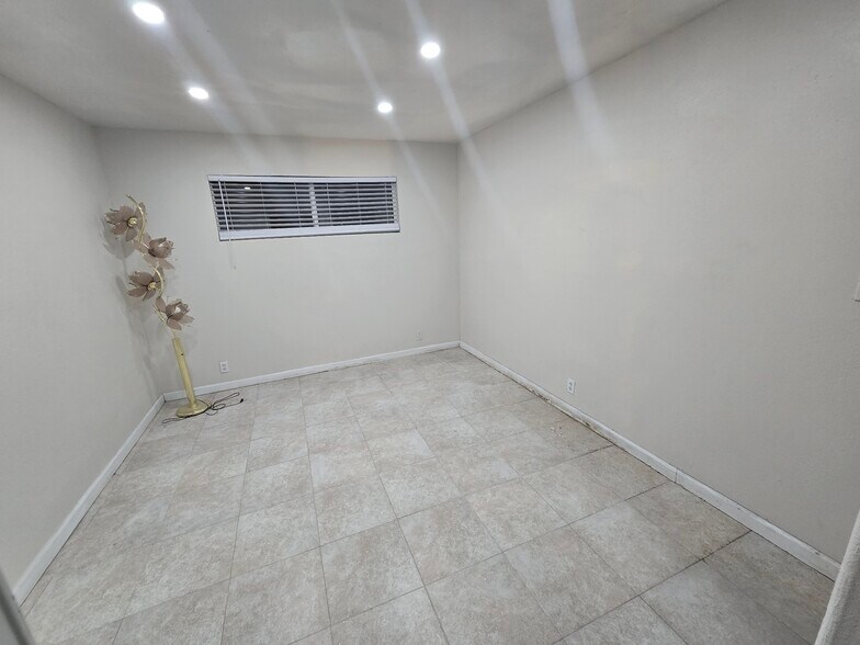 More Photos Of 5100 Pebble Beach Blvd, Las Vegas Apartments For Sale