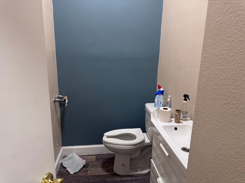 More Photos Of 4008 NE Martin Luther King Jr Blvd, Portland Serviced Offices For Sale