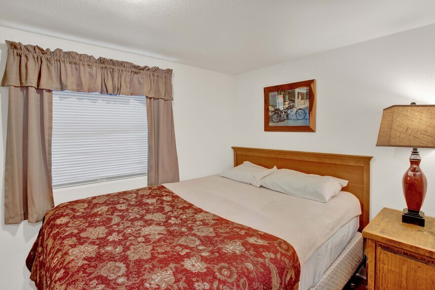 More Photos Of 10207 E Hwy 290, Fredericksburg Freestanding For Sale